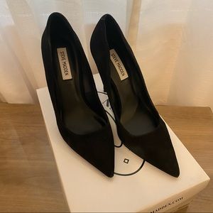 Steve Madden Daisie Black Suede Pumps